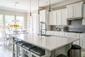 White kitchen cabinets: Pros and Cons