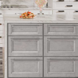 New kitchen featuring Fabuwood Onyx Horizon shaker gray kitchen cabinets close up